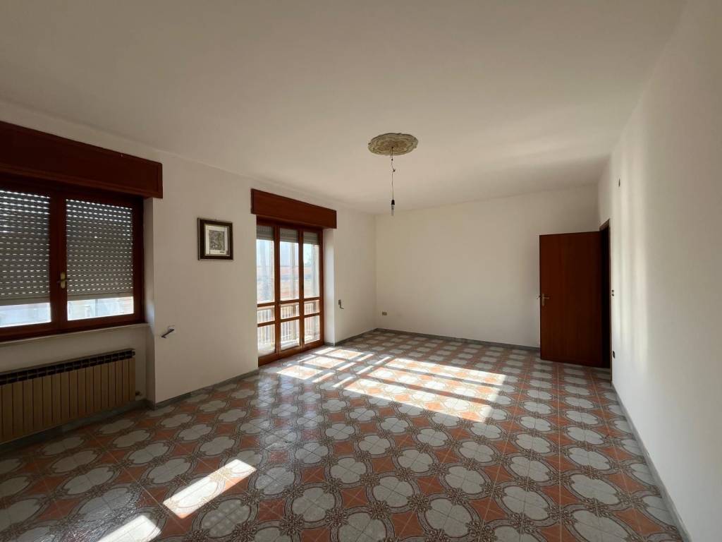 Appartamento a Parabita in Via Alessandro Volta - Foto 3