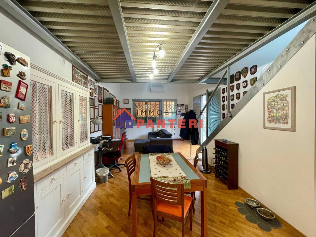 Loft / open space a Pescia in Via Antonio Nieri - Foto 2