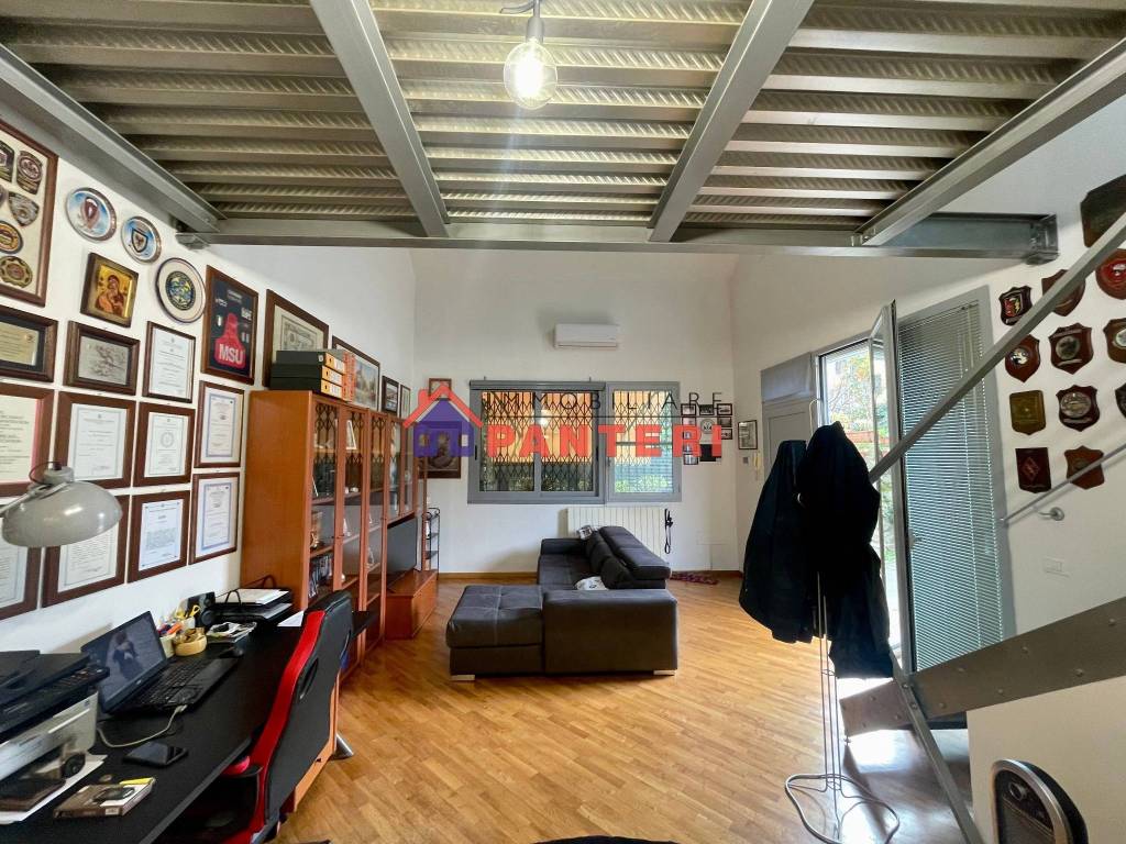 Loft / open space a Pescia in Via Antonio Nieri - Foto 4