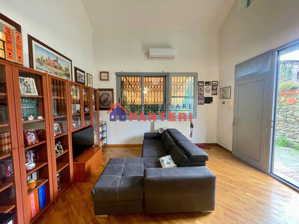 Loft / open space a Pescia in Via Antonio Nieri - Foto 5