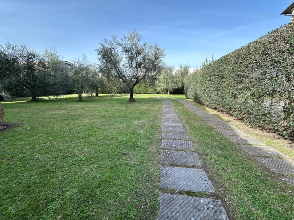 Villa a Lucca in via romana - Foto 5