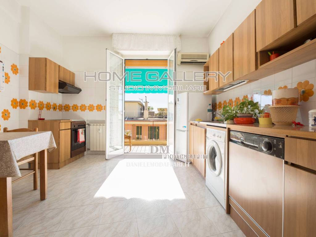 Appartamento a Genova in Via Lorenzo Ghiglini, 4 - Foto 4