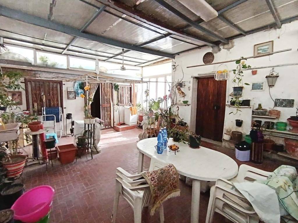 Appartamento a Napoli in Vico S. Gennaro a Materdei - Foto 3
