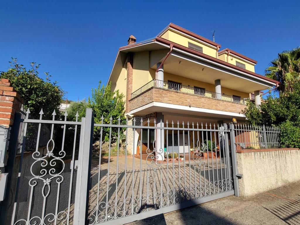 Villa a Montalto uffugo in Via Benedetto Croce, 66 - Foto 2