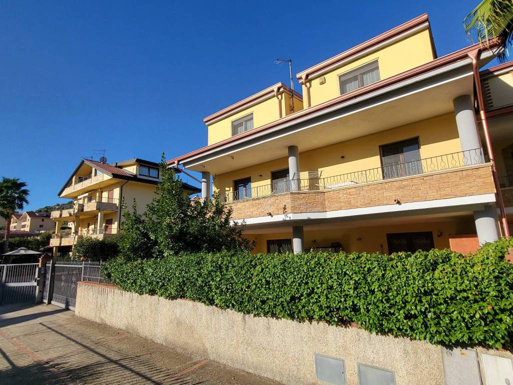 Villa a Montalto uffugo in Via Benedetto Croce, 66 - Foto 3