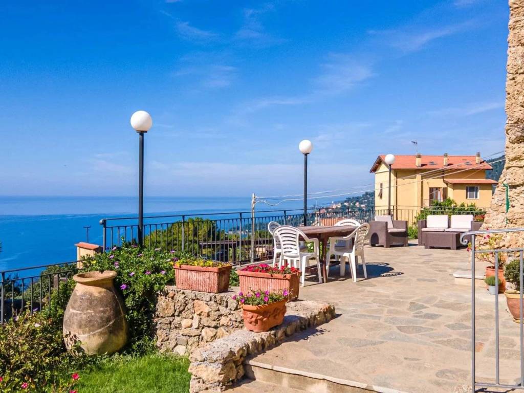 Casa indipendente a Ventimiglia in Località Ville Superiori - Foto 2