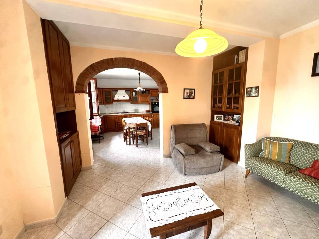 Casa indipendente a Castiglione del lago in Via Provinciale - Foto 2