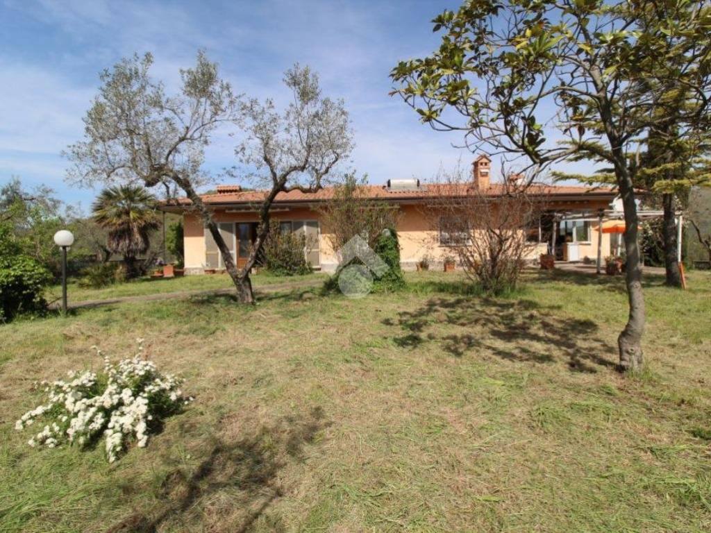 Villa a Scandriglia in Via madonna della quercia - Foto 2