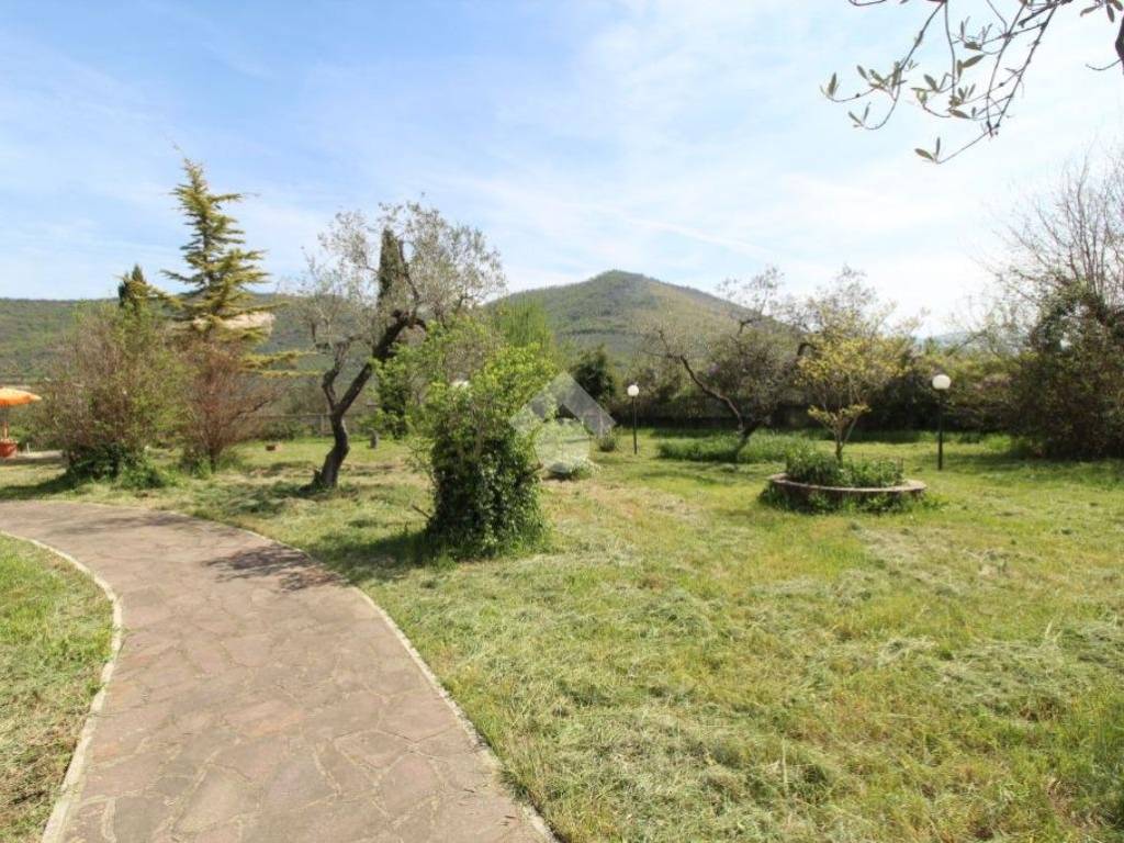 Villa a Scandriglia in Via madonna della quercia - Foto 4