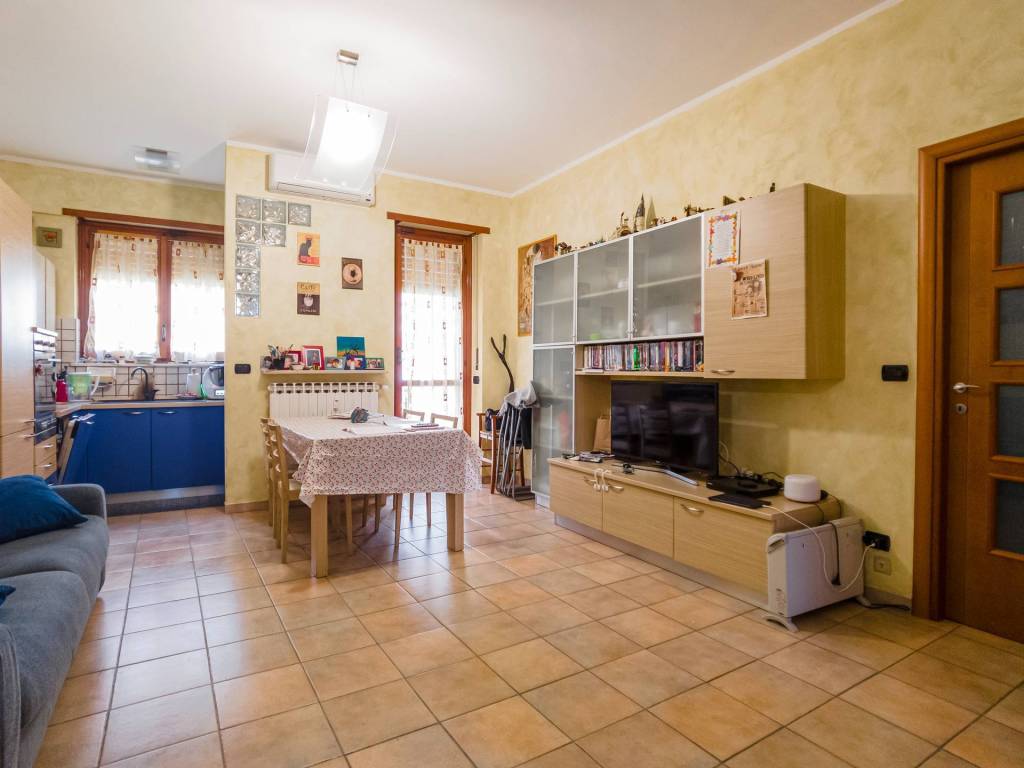 Appartamento a Collegno in Via Lorenzini, 10 - Foto 5