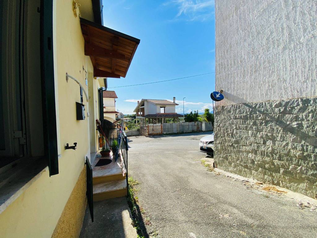 Appartamento a Fara in sabina in Via Ulpio Titiano - Foto 4