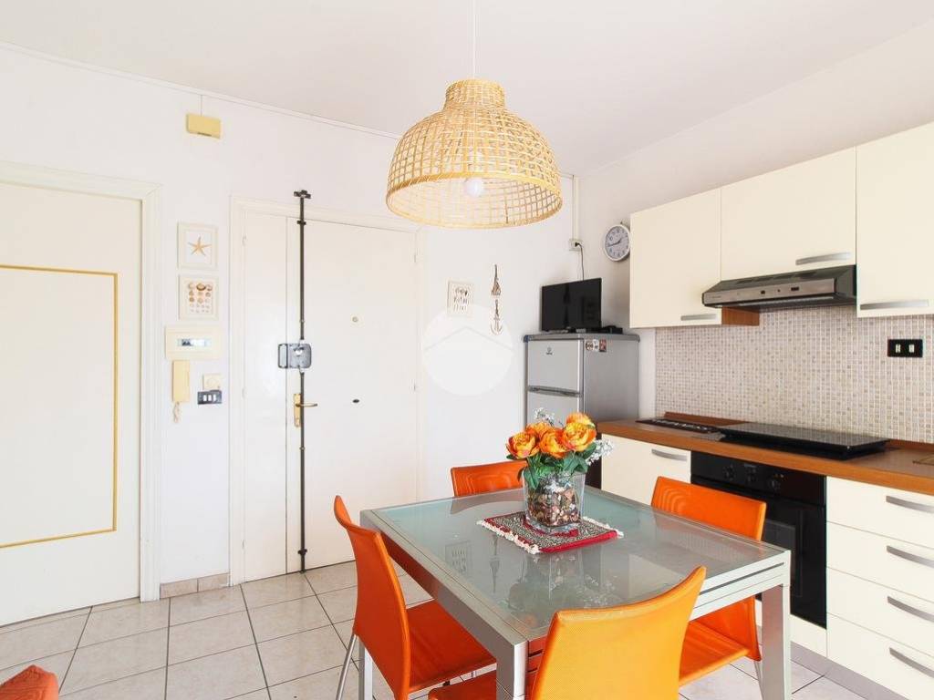 Appartamento a Alba adriatica in Via Cortina, 22 - Foto 2