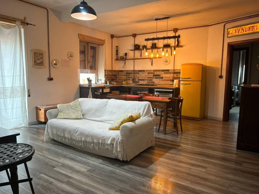 Appartamento a Nuoro in Via Ugo Foscolo - Foto 3