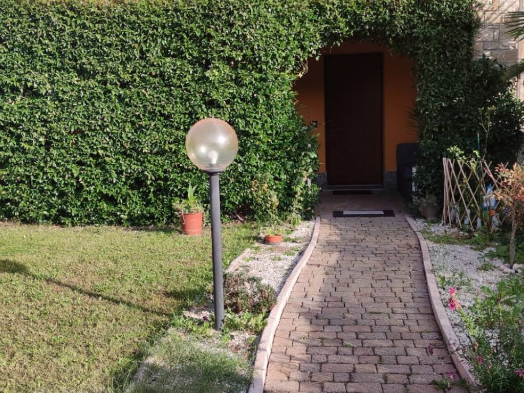 Appartamento a Lomagna in Via Galileo Galilei, 4 - Foto 3