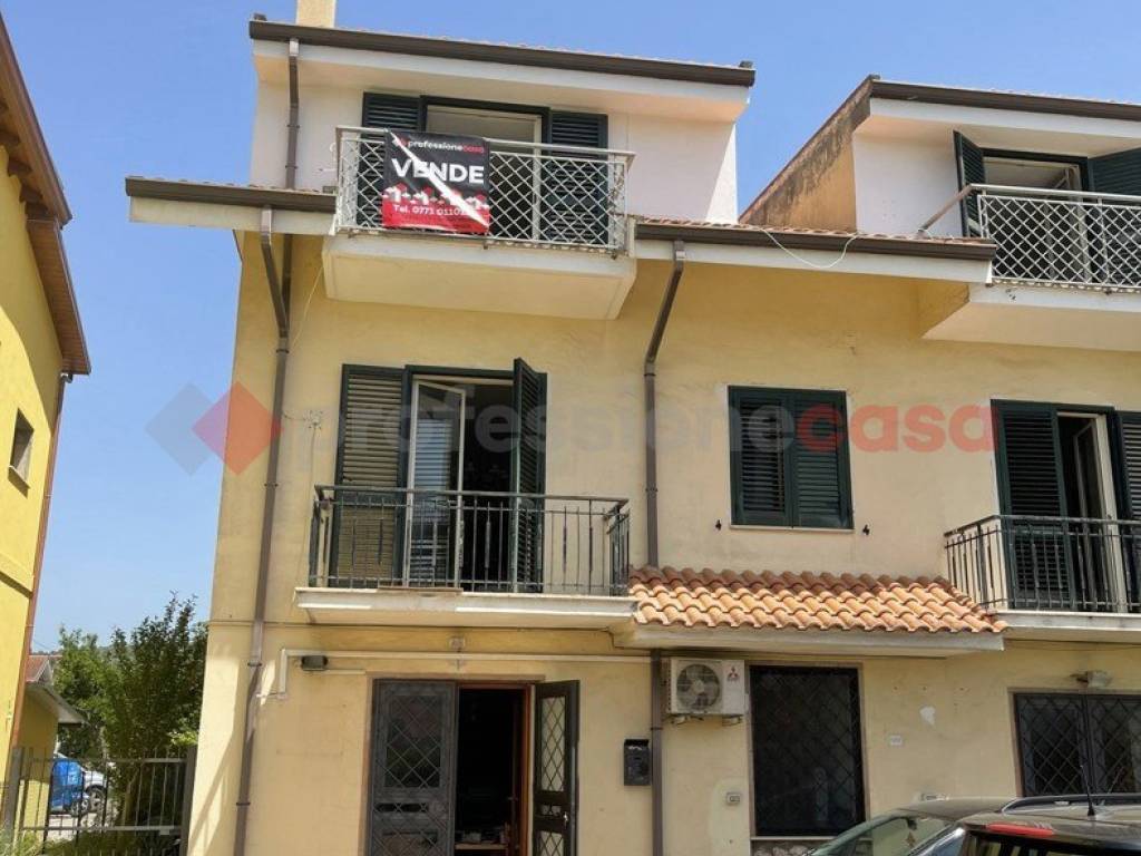 Attico / mansarda a Minturno in Via Zeccarelle, 3 - Foto 3