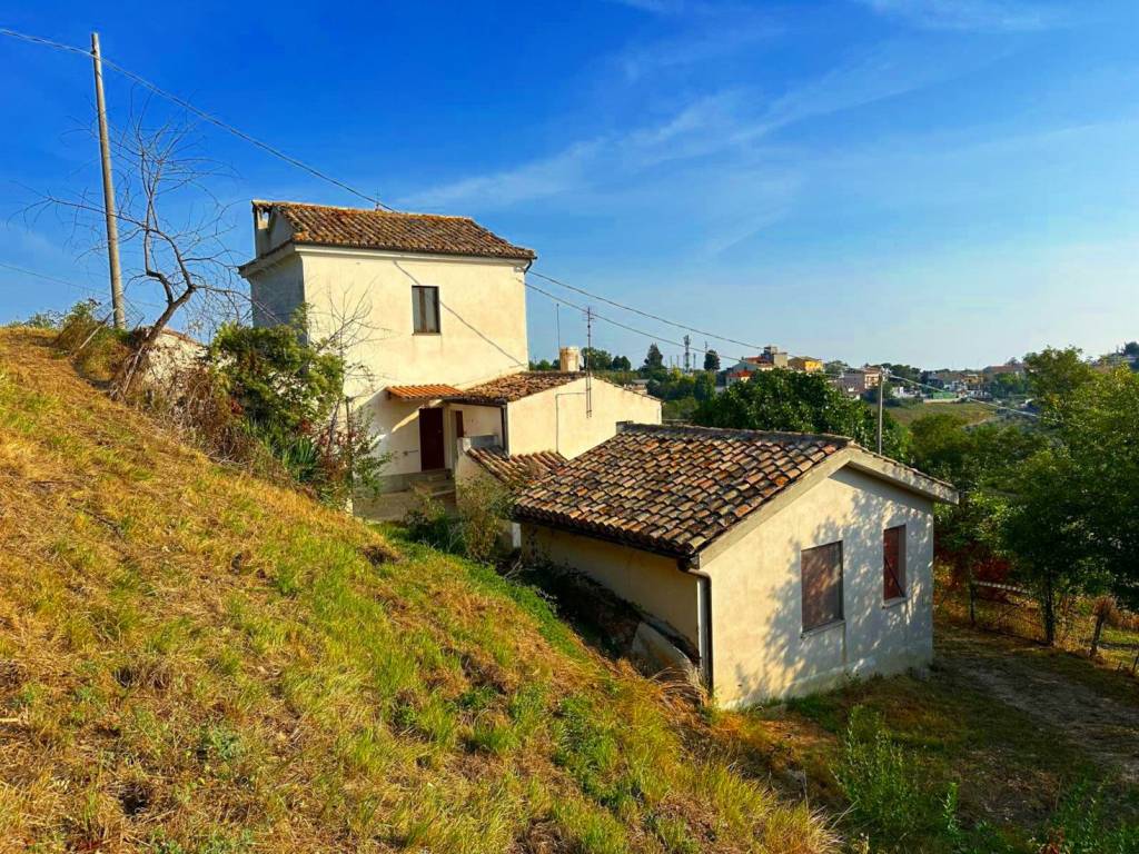 Rustico / casale a Atri in Via Colle della Giustizia - Foto 3