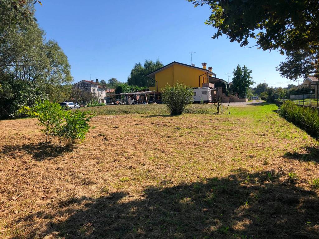 Terreno a Capriva del friuli in Via Pietro Zorutti - Foto 5