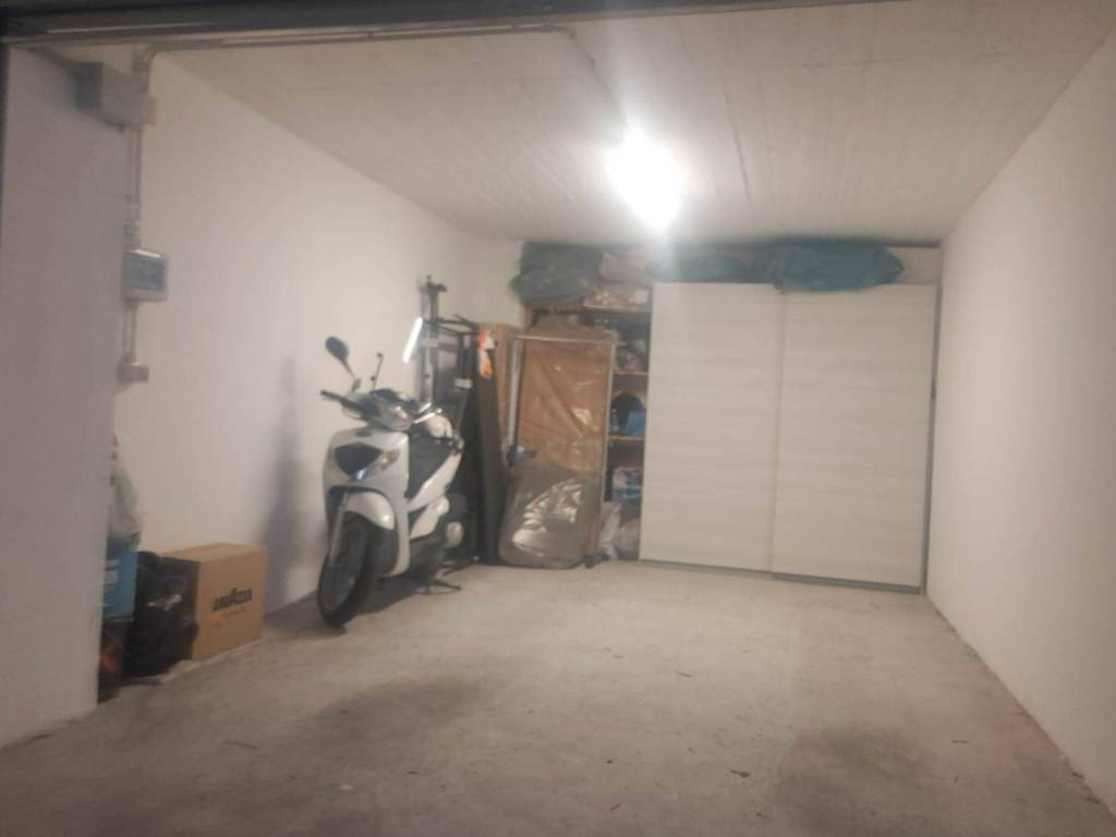 Box / garage a Salerno in Via Guglielmo Oberdan - Foto 2