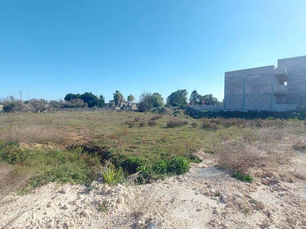 Terreno a Melendugno in Via Enrico De Nicola - Foto 2