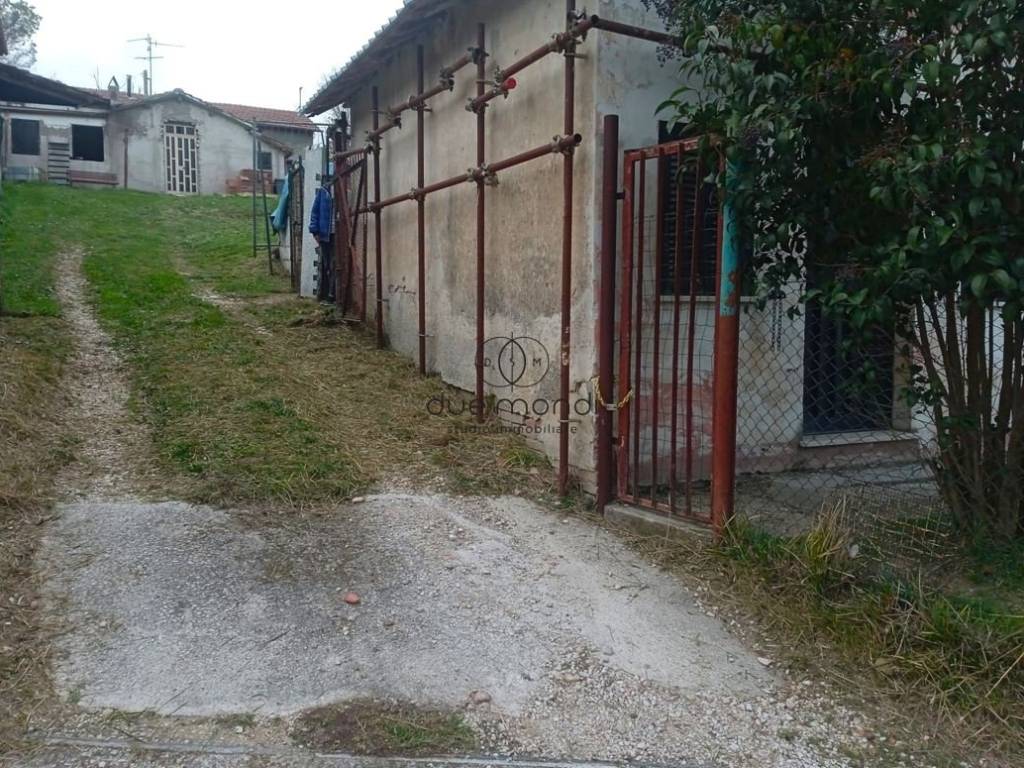 Terreno a Spoleto in Via 22 Marzo, 137 - Foto 3