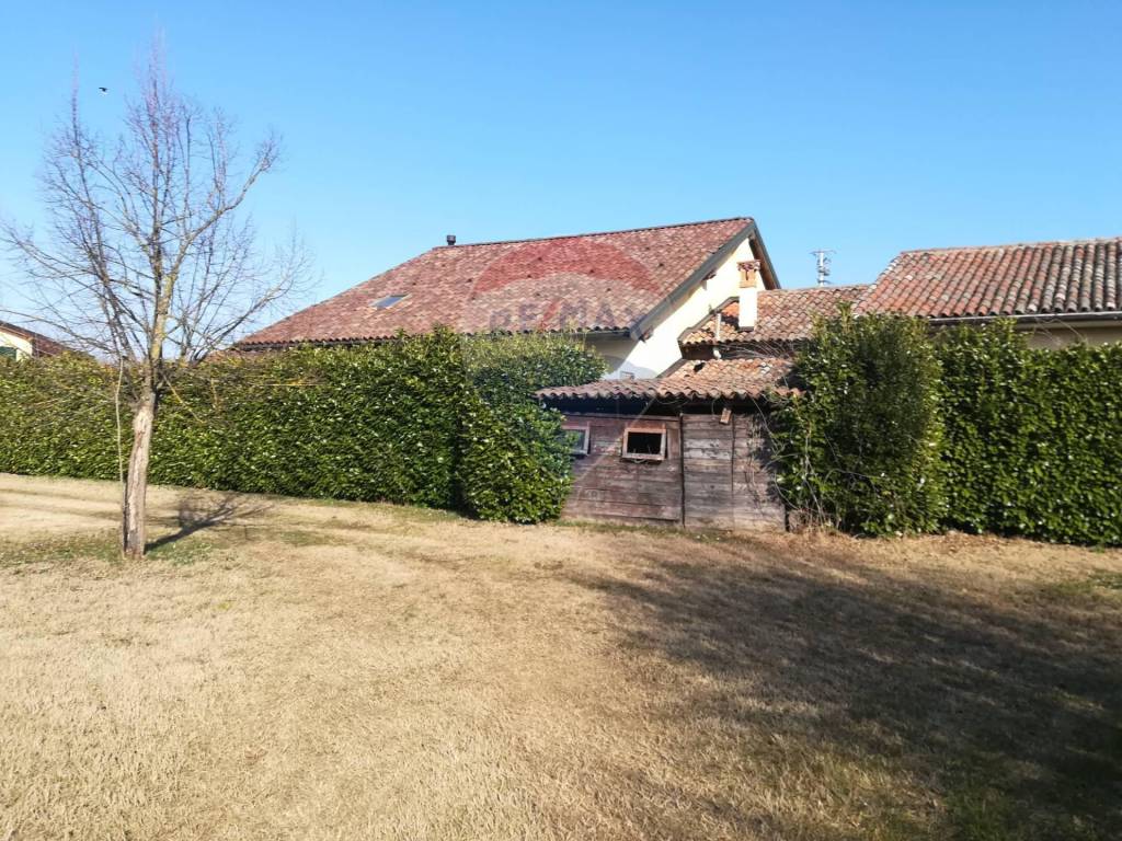 Villa a Torre d'isola in Via Garibaldi, 47 - Foto 1