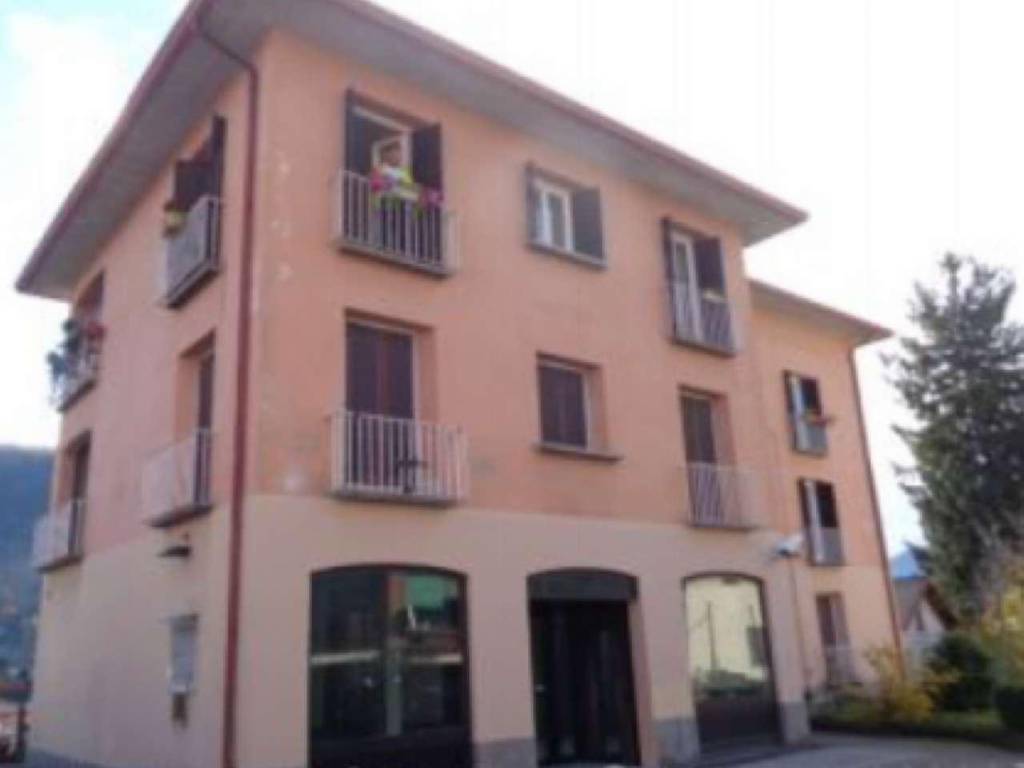 Immobile a Marchirolo in piazza Borasio 12 - Foto 2