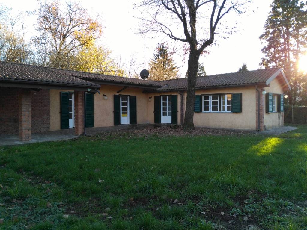 Villa a Tradate in Via dei Cappuccini, 59 - Foto 3