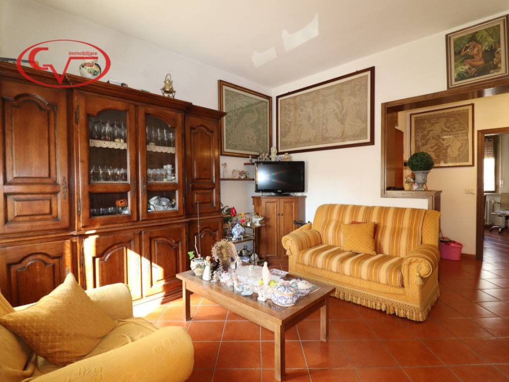 Appartamento a Montevarchi in Via Ventiquattro Maggio - Foto 2