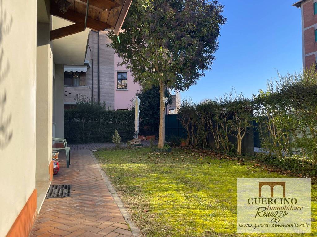 Villa a Cento in Via Alberelli, 1 - Foto 4