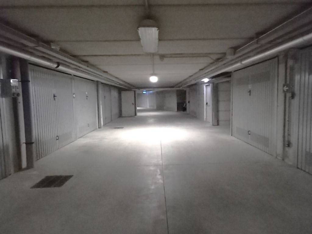 Box / garage a Varallo in Piazza Gaudenzio Ferrari - Foto 4