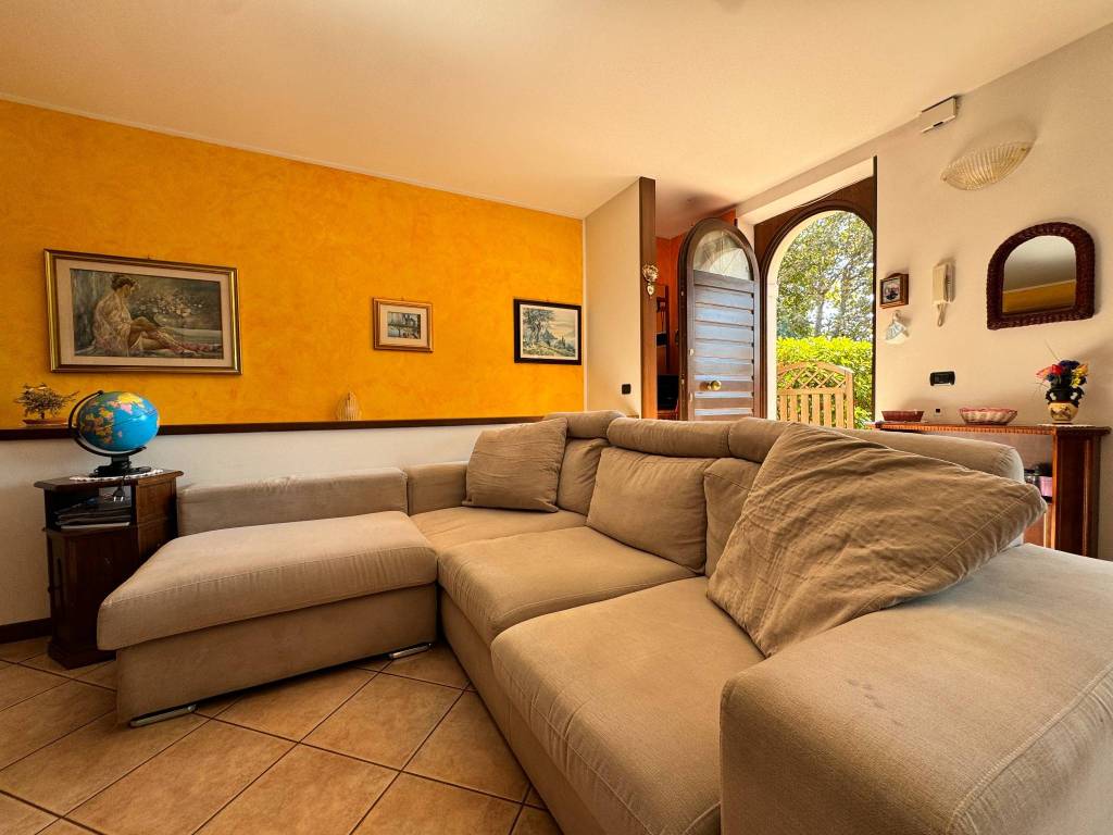 Appartamento a Cavaion veronese in Via Pozzo dell'Amore, 78 - Foto 3