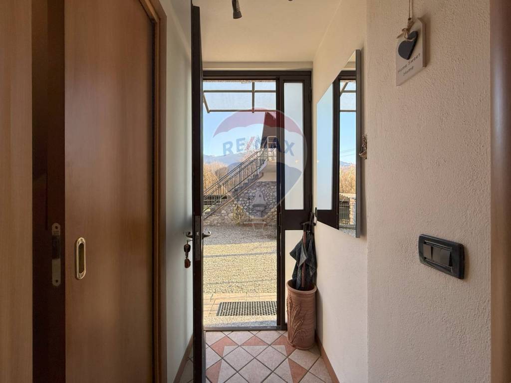 Appartamento a Casalzuigno in Via Malpensata, 9 - Foto 2