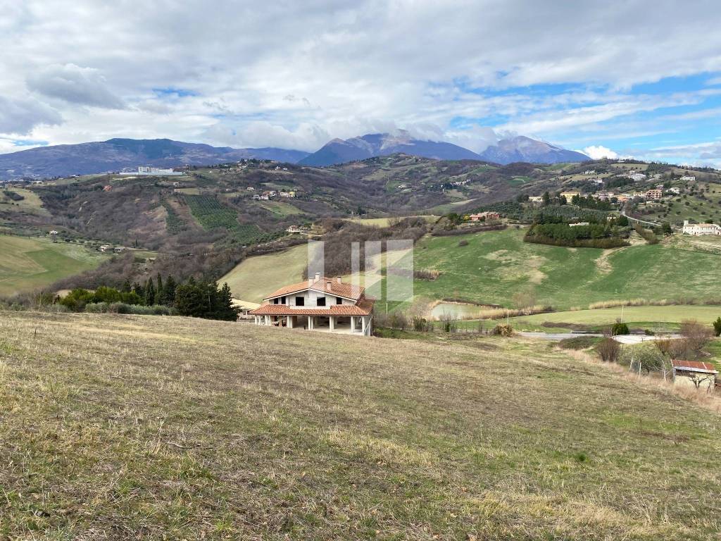 Casa indipendente a Teramo in Colleminuccio - Foto 2