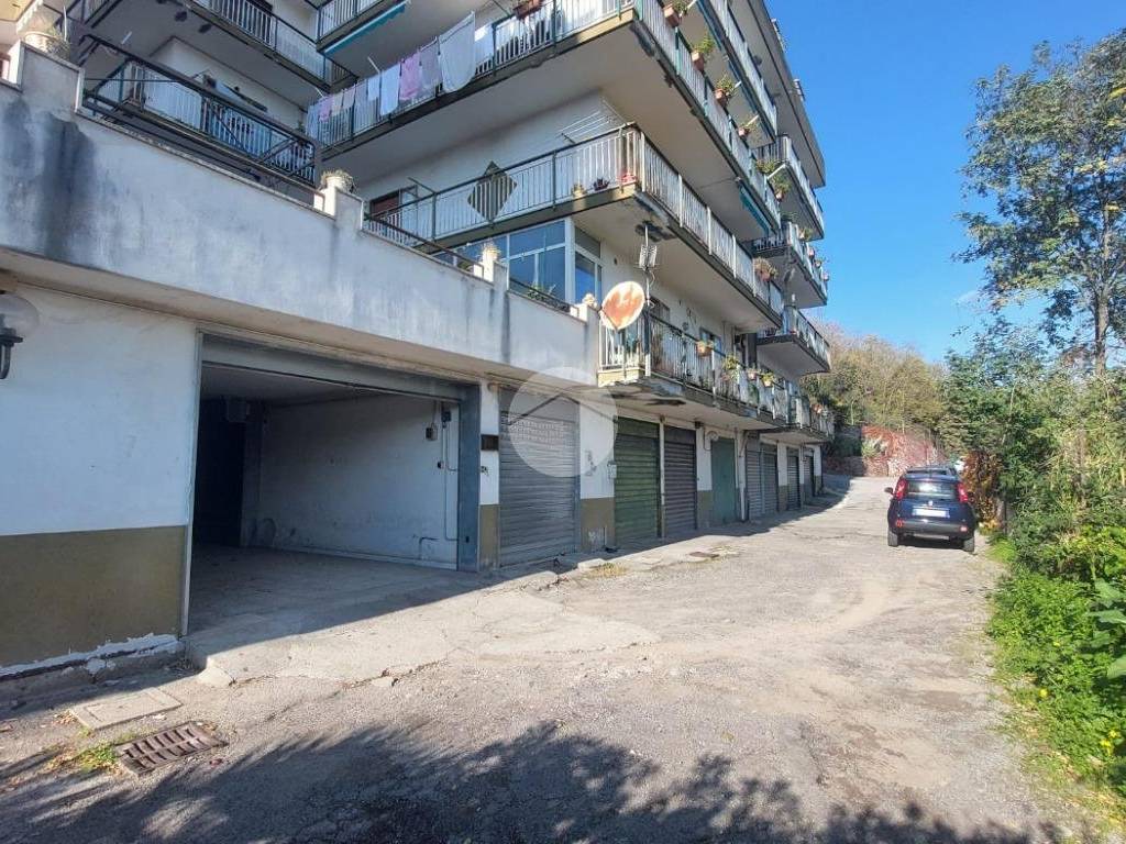 Box / garage a Pellezzano in Via Alcide De Gasperi, 01 - Foto 4