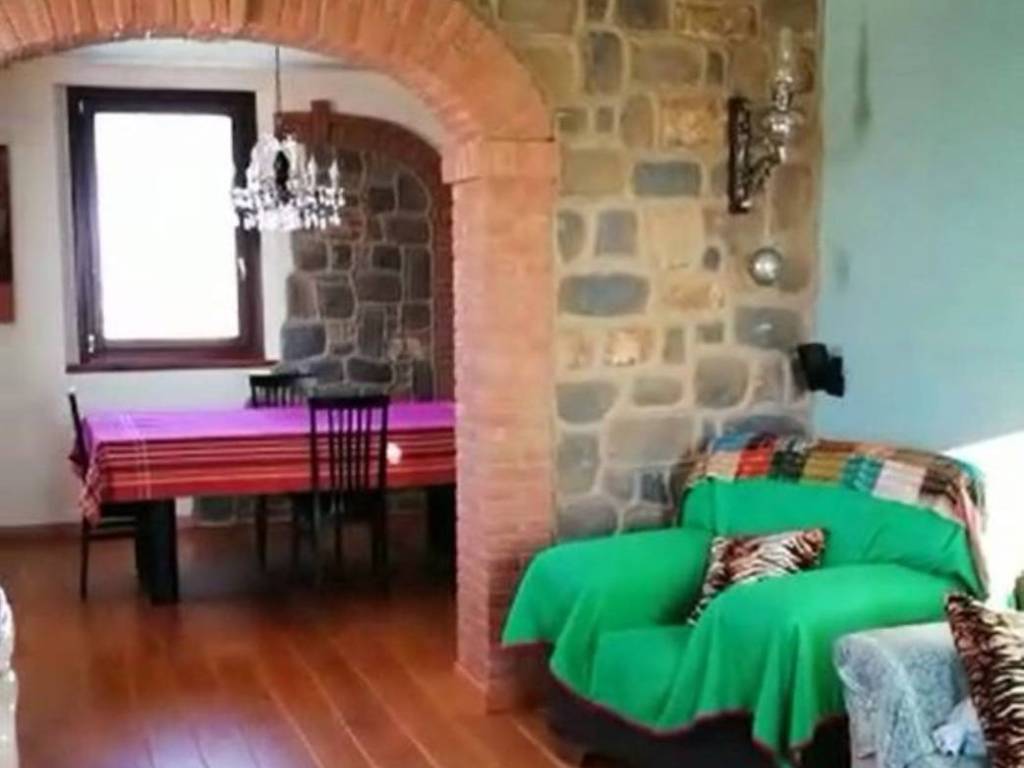 Casa indipendente a Canossa in Provinciale 73 - Foto 2