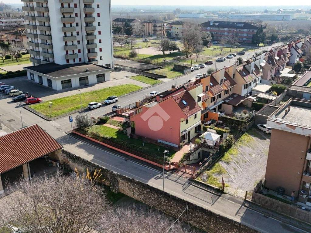 Villetta a schiera a Lavagno in Via Raffaello Sanzio - Foto 4