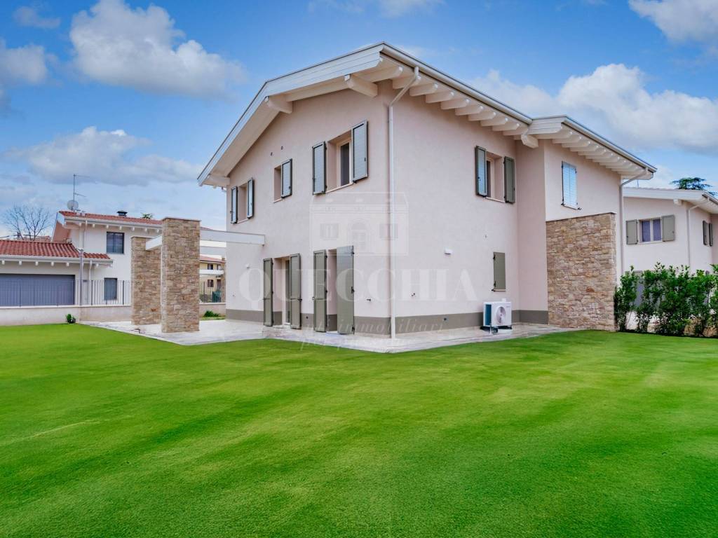 Villa a Castiglione delle stiviere in Viale Guido Maifreni - Foto 2