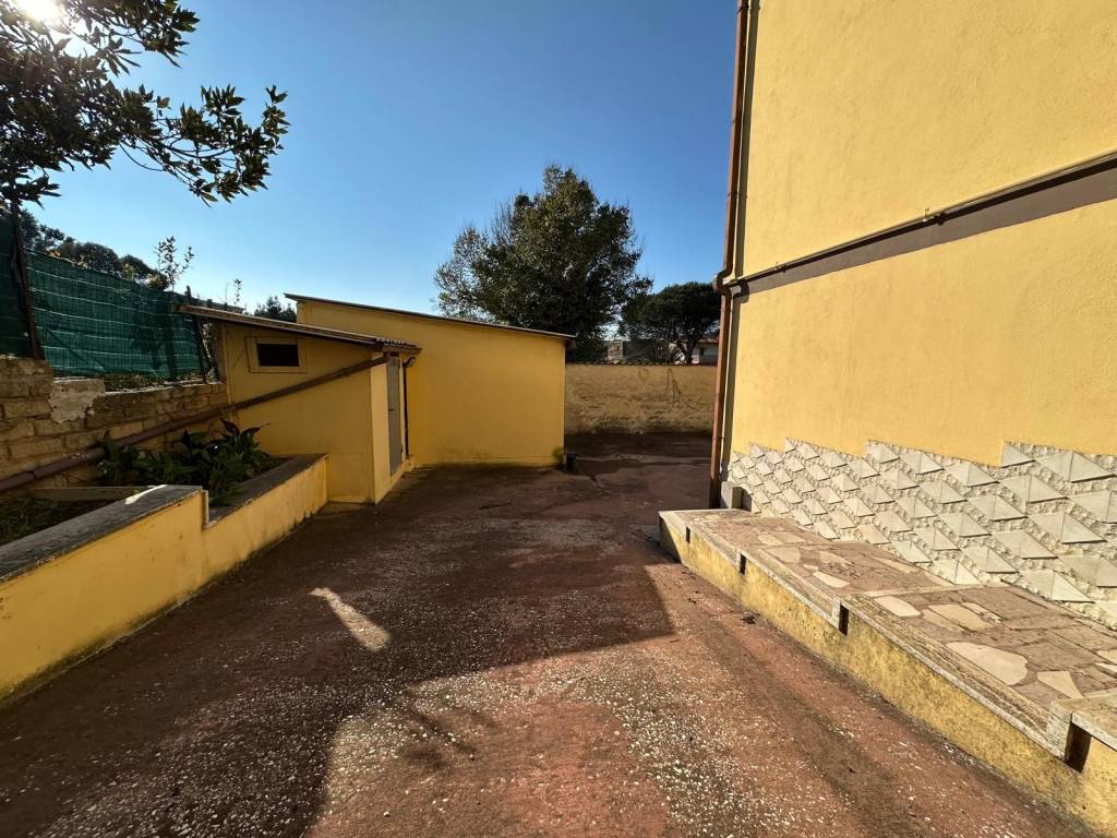 Villa a Aprilia in Via Valle Carniera - Foto 4