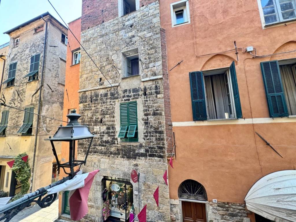 Appartamento a Albenga in Via Torlaro, 1 - Foto 3