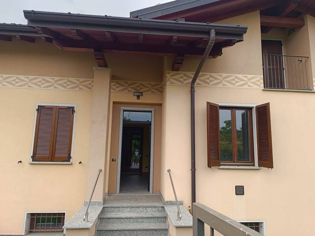 Villa a Buguggiate in Via Giuseppe Garibaldi - Foto 2