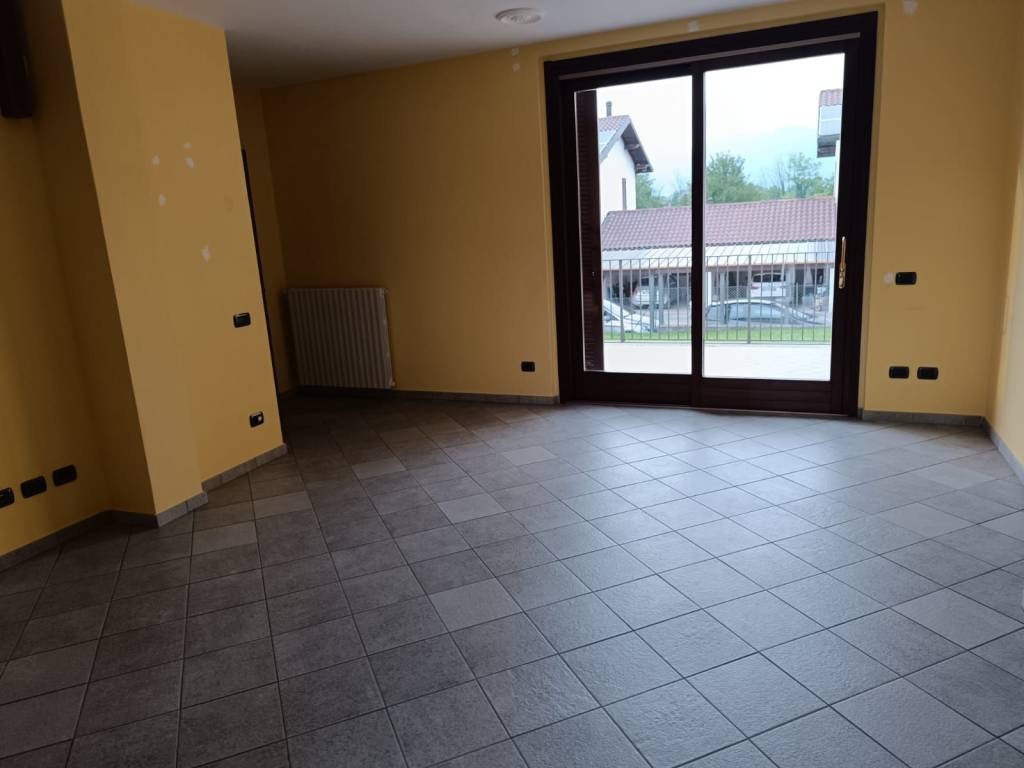 Villa a Buguggiate in Via Giuseppe Garibaldi - Foto 4