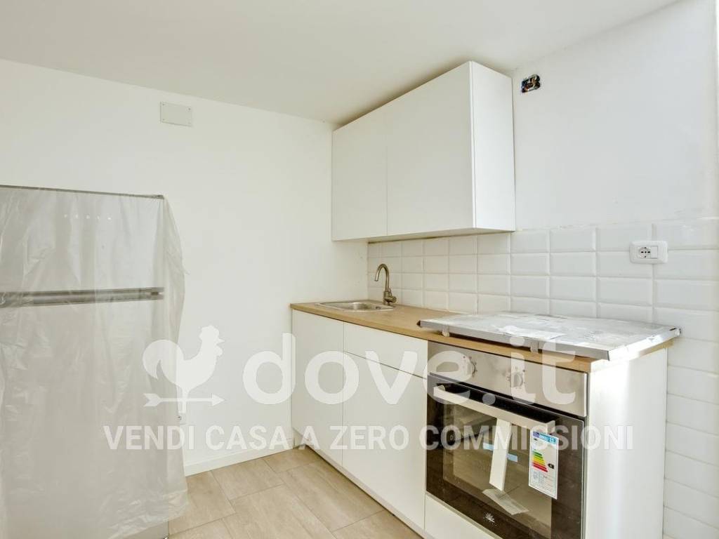 Appartamento a Cadegliano-viconago in Piazza Toselli, 11 - Foto 3