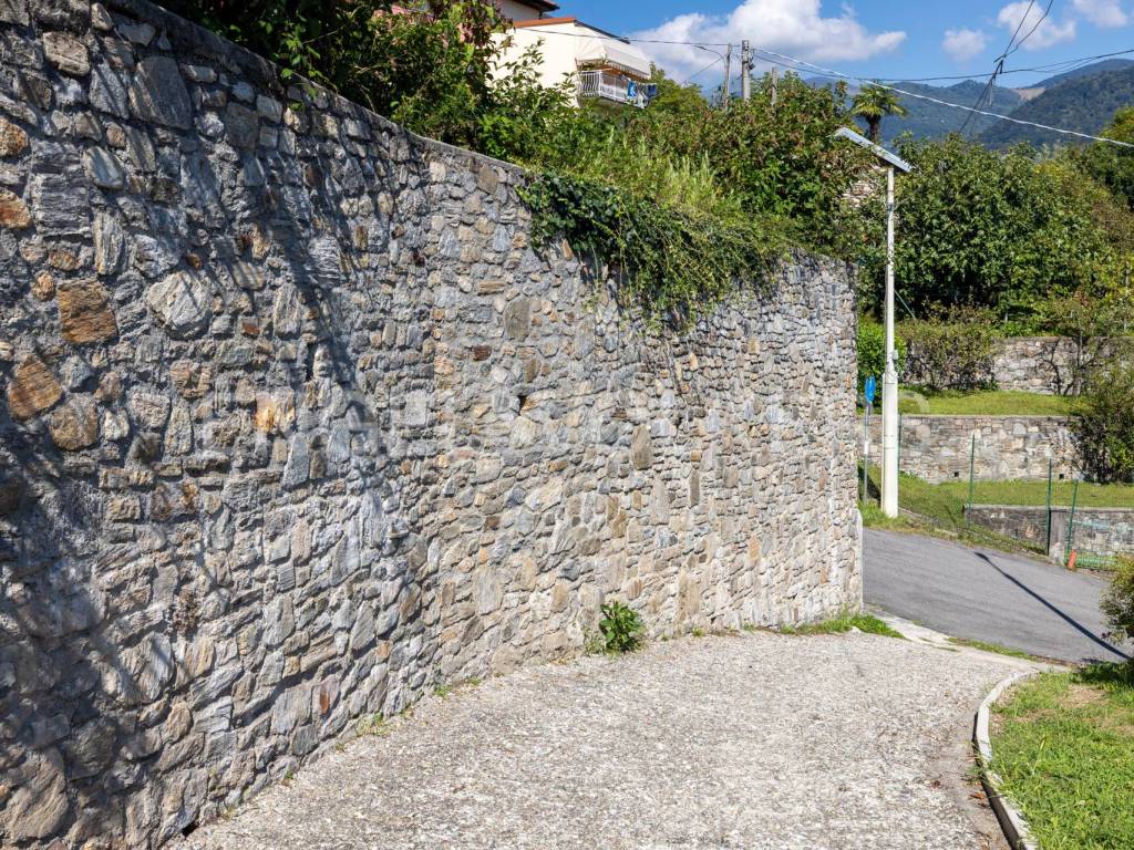 Terreno a Maccagno con pino e veddasca in Via Temistocle Solera - Foto 2