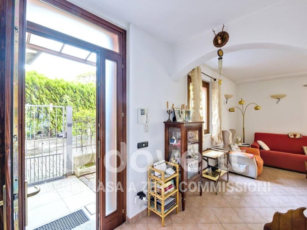Appartamento a Luino in Via Alessandro Manzoni, 29 - Foto 5