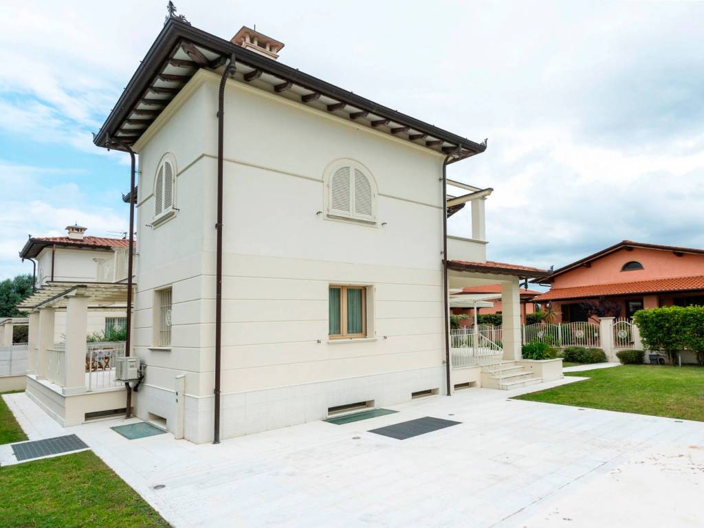 Villa a Seravezza in Via Baraglino - Foto 3