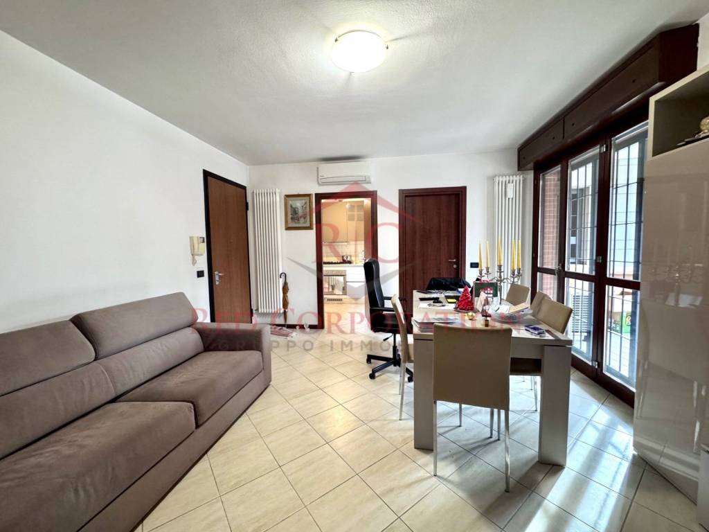 Appartamento a Reggio emilia in Via Divisione Acqui - Foto 2