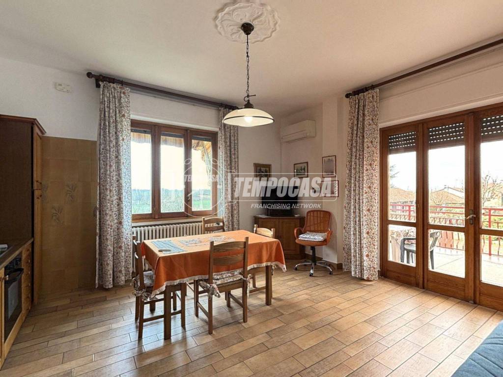 Casa indipendente a Ceresole alba in Piazza Vittorio Emanuele 12 - Foto 2