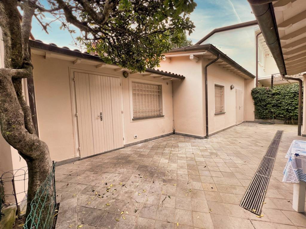 Villa a Forte dei marmi in Via Alessandro Volta - Foto 3
