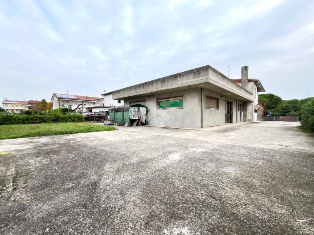 Casa indipendente a Ponte san nicolò in Via Giuseppe Garibaldi, 40 - Foto 2