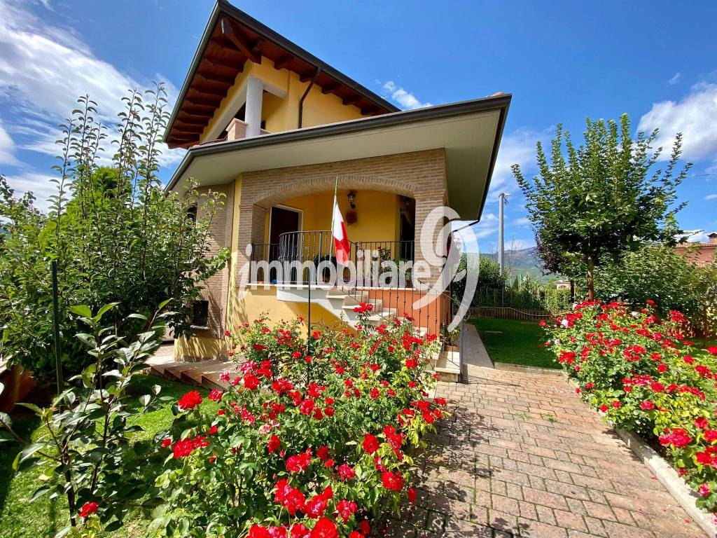 Villa a Scoppito in Via Santa Maria a Colle, 20 - Foto 2